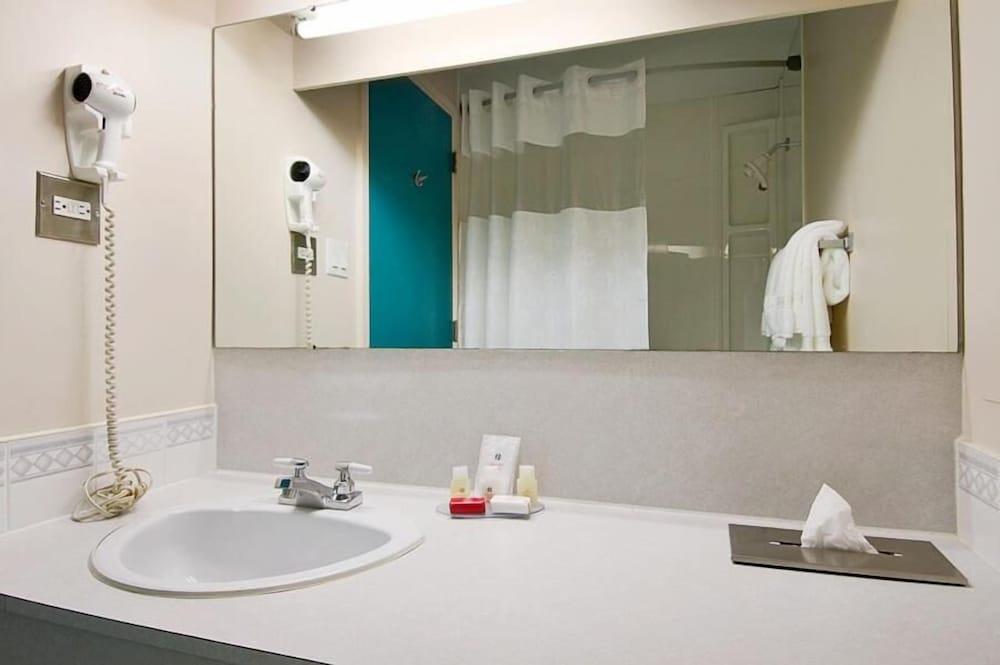 The Burntwood Hotel Thompson Extérieur photo