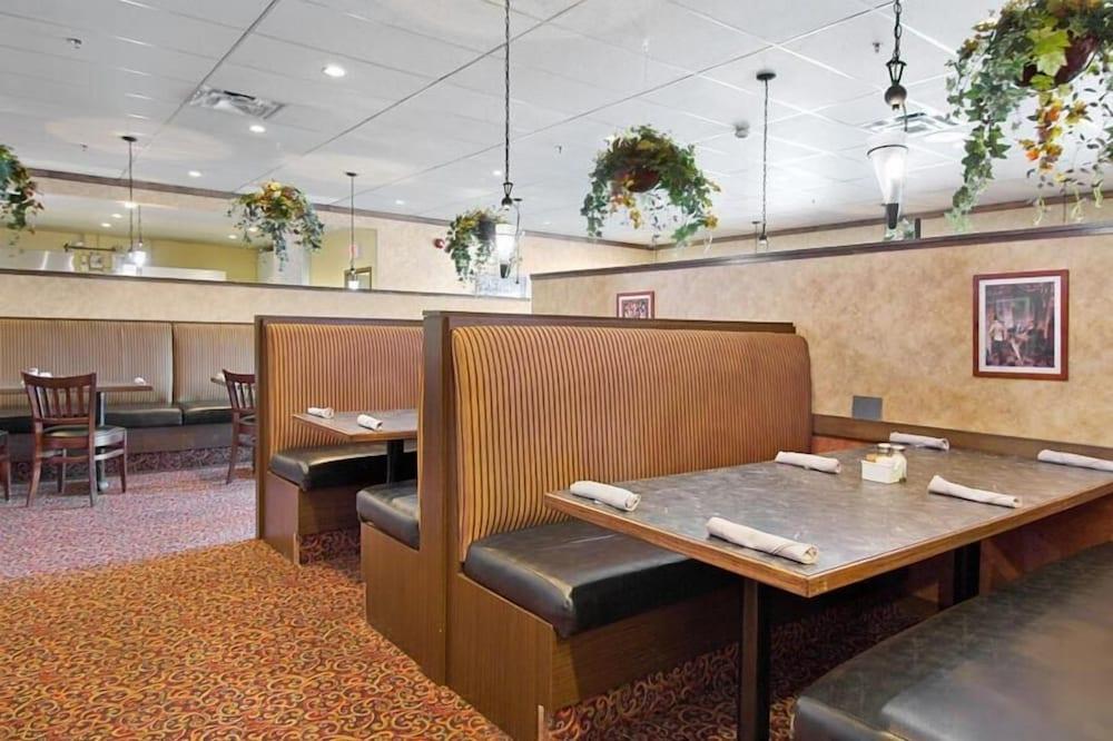 The Burntwood Hotel Thompson Extérieur photo