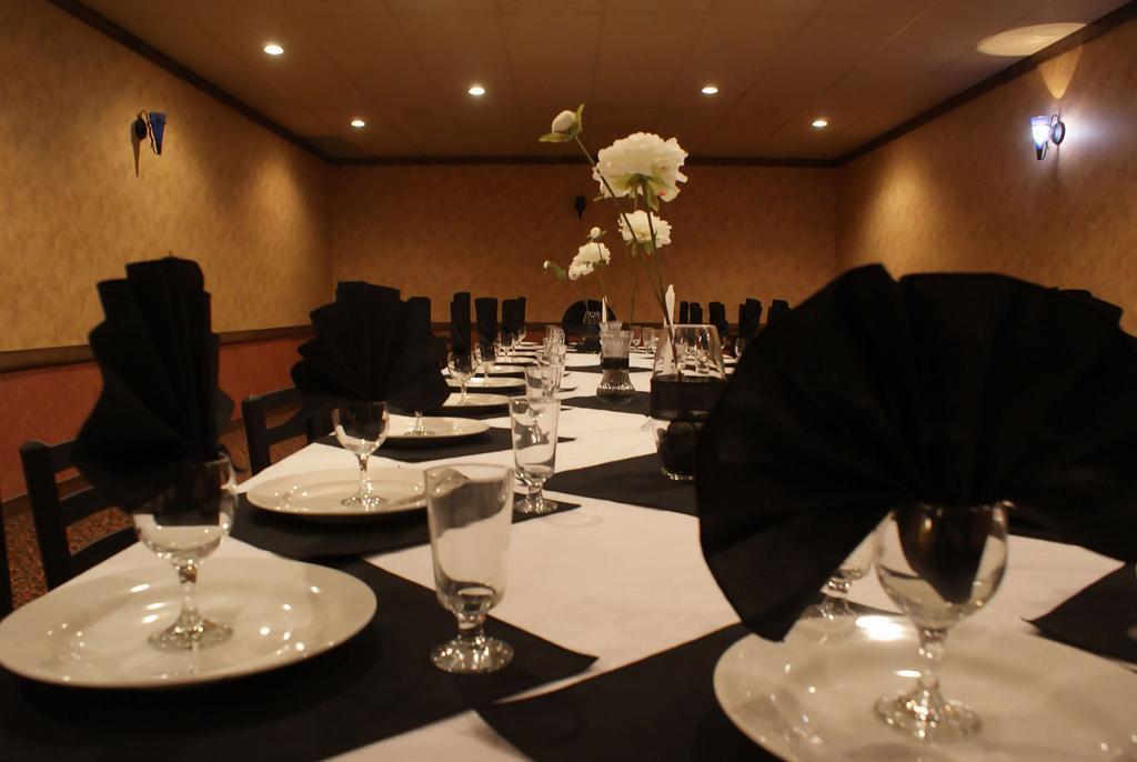 The Burntwood Hotel Thompson Extérieur photo